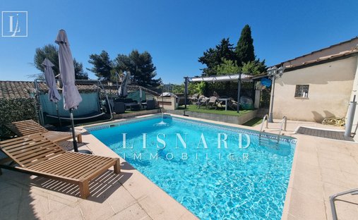 Villa in Centre, Vallauris, France 1