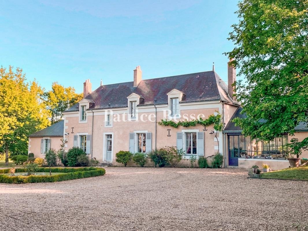House in La Chartre-sur-le-Loir, Pays de la Loire, France 1 - 17070273