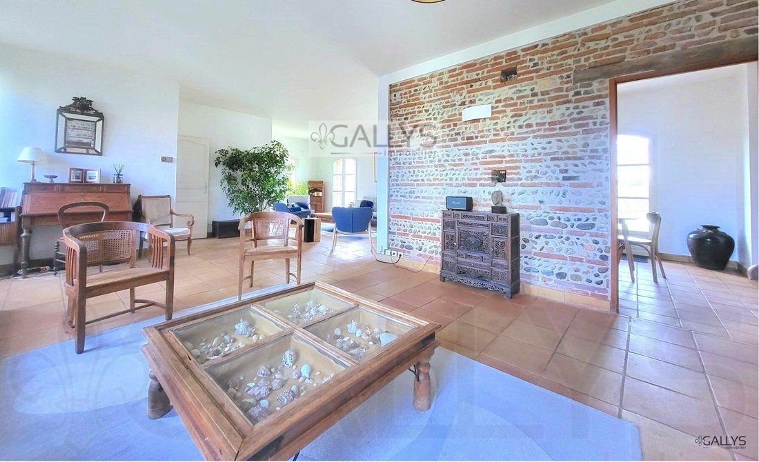 House in Mirail-Reynerie-Bellefontaine, Toulouse, France 2 - 17072361