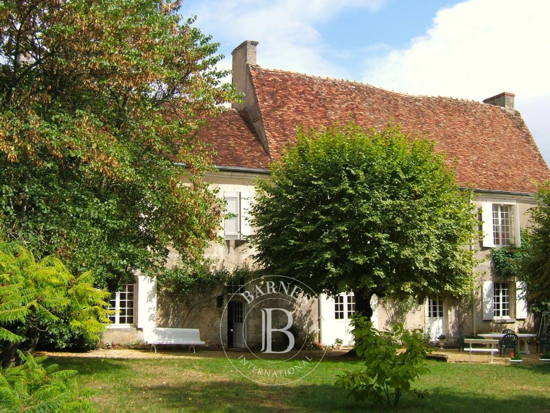 Estate in Pigny, Centre-Val de Loire, France 1 - 17063153