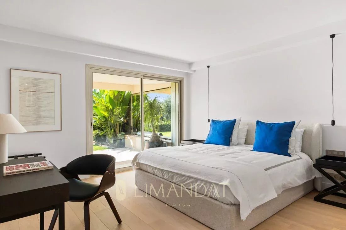 Villa in Cannes, Provence-Alpes-Côte d'Azur, France 3 - 15064715