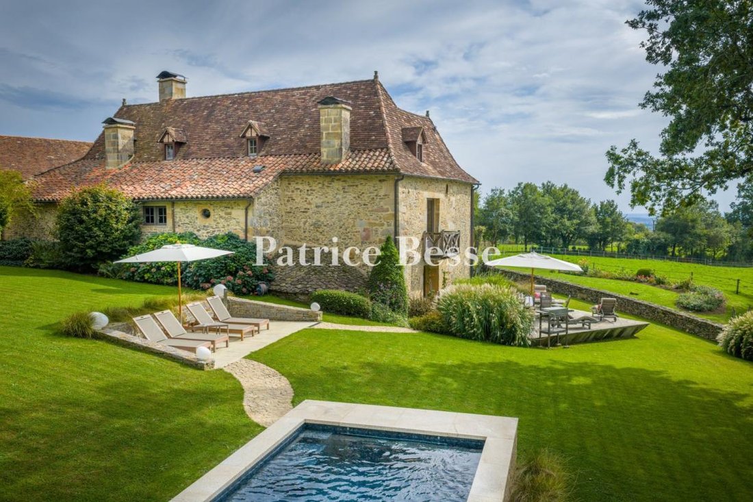 House in Lacapelle-Marival, Occitania, France 3 - 17070288