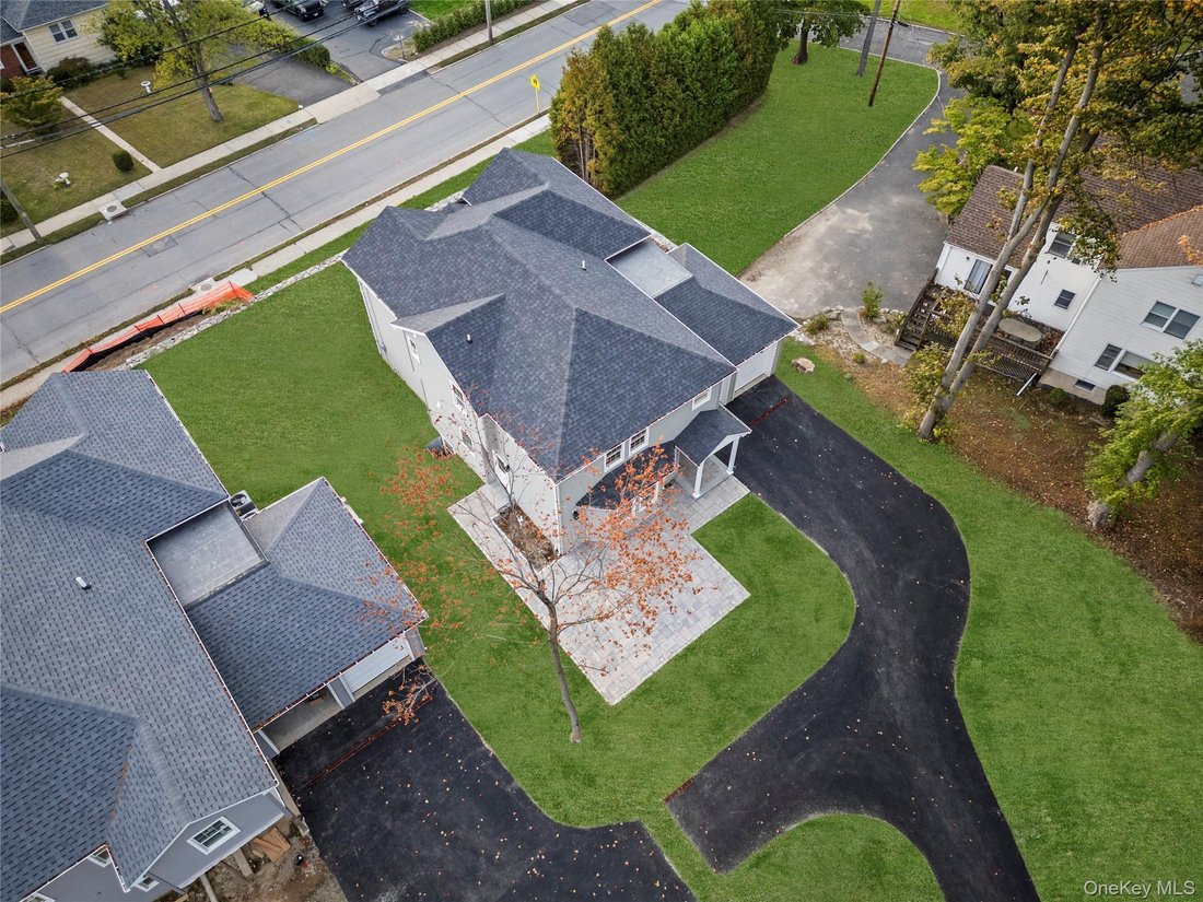 House in Port Chester, New York, United States 2 - 17070072