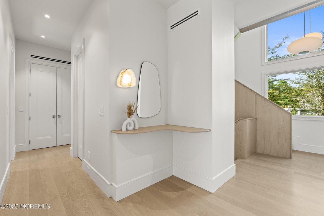 House in Long Branch, New Jersey, United States 4 - 17069604