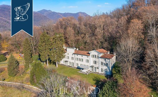 Villa in Nembro, Lombardei, Italien 1