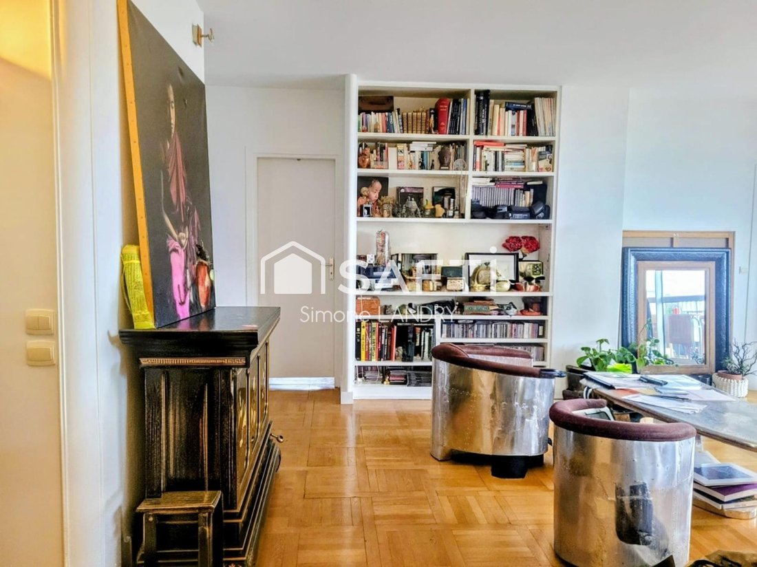 Apartment in Côte Saint Louis, Garches, France 3 - 17069161