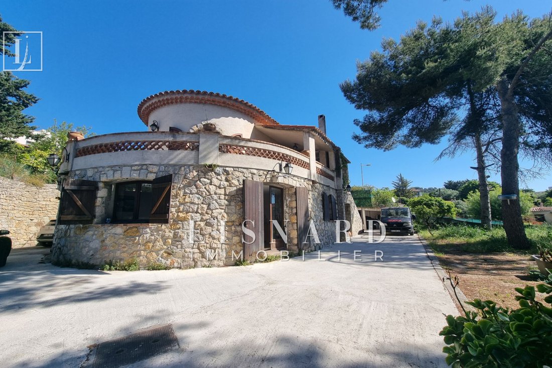 Villa in Centre, Vallauris, France 3 - 17068351