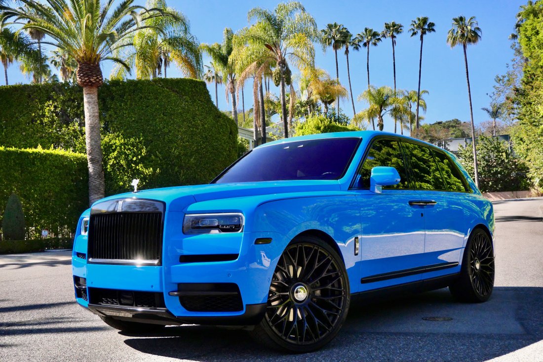 Suv in Los Angeles, California, United States 2 - 17068892