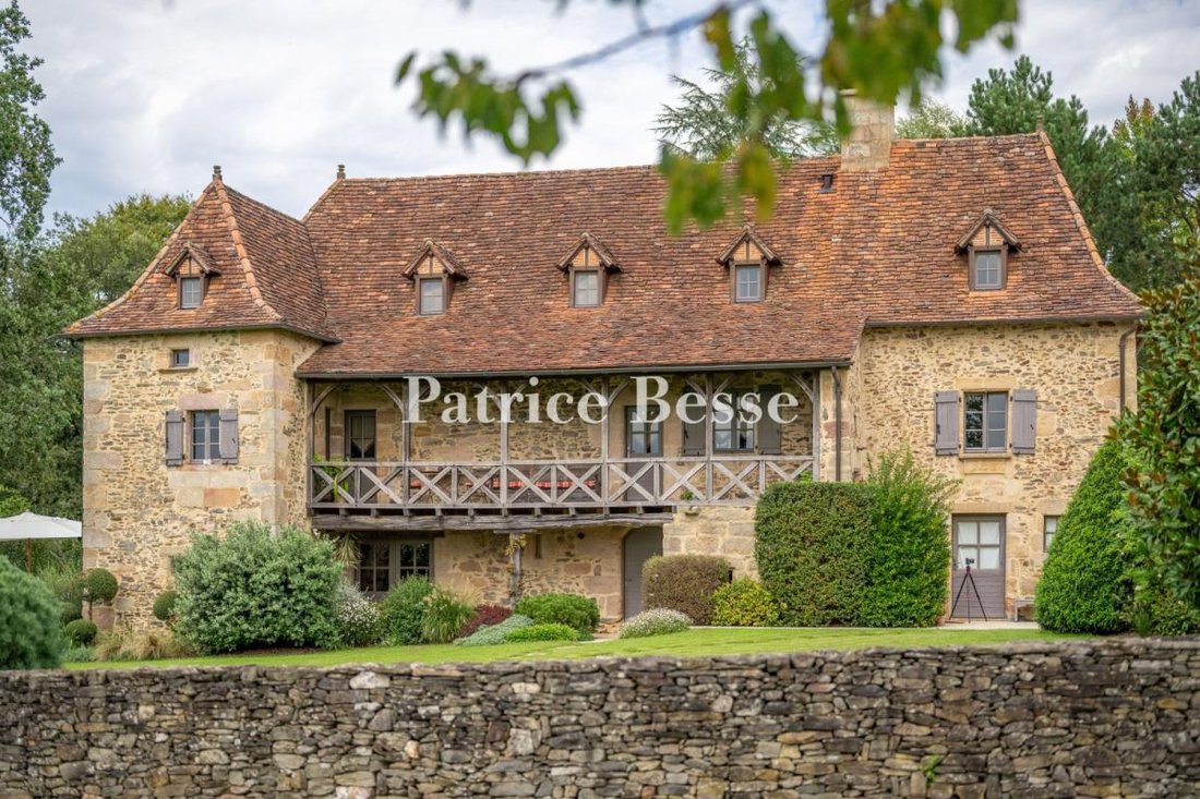 House in Lacapelle-Marival, Occitania, France 4 - 17070288
