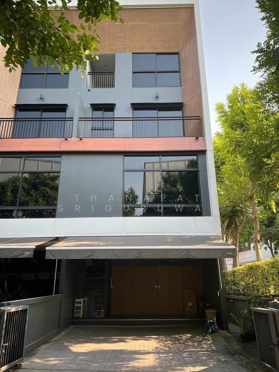 Townhouse in Chong Nonsi, Krung Thep Maha Nakhon, Thailand 2 - 15312972