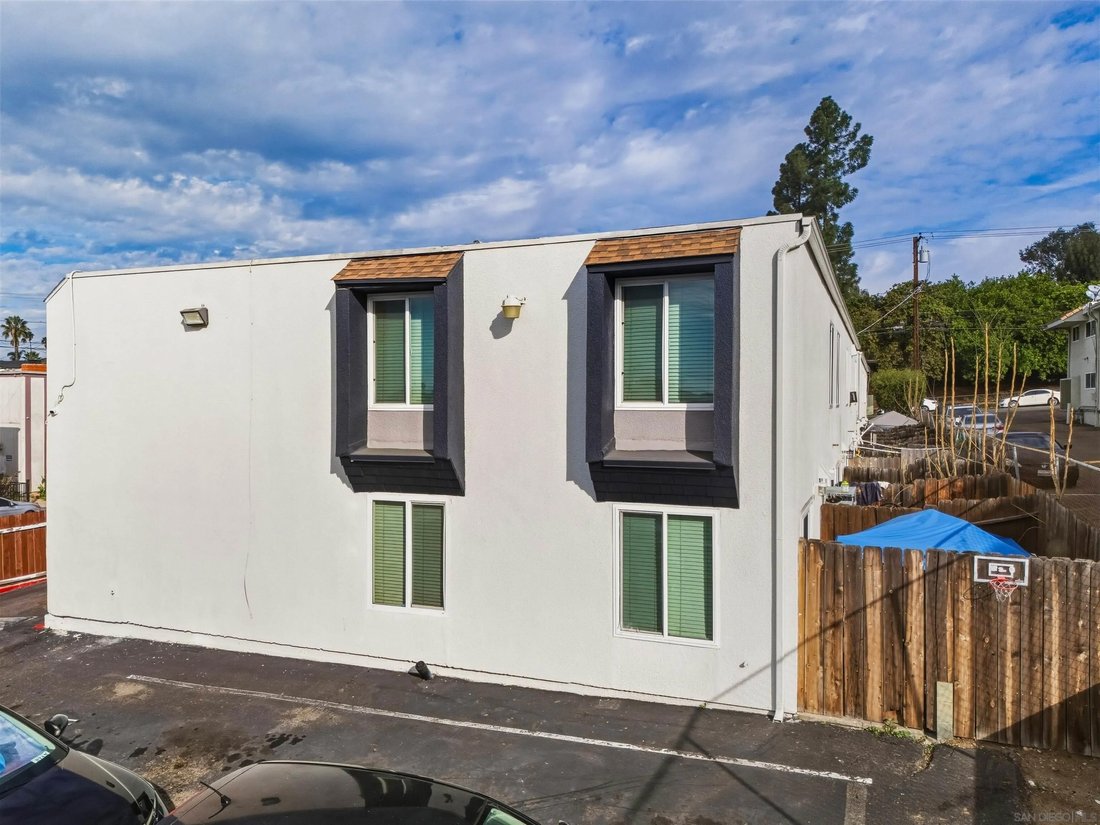 La Mesa, California, United States 4 - 17070300
