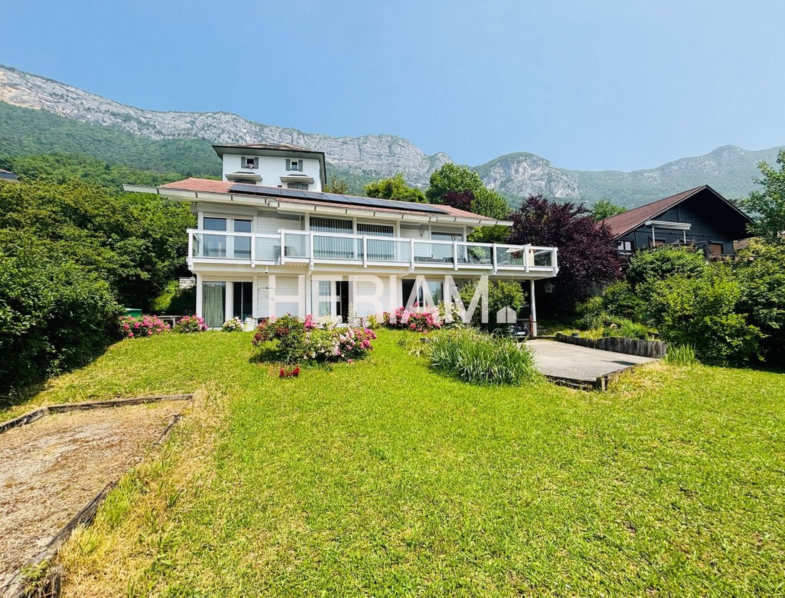 House in Veyrier-du-Lac, Auvergne-Rhône-Alpes, France 2 - 17070676