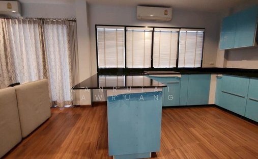 Townhouse en Khlong Kluea, Provincia de Nonthaburi, Tailandia 1