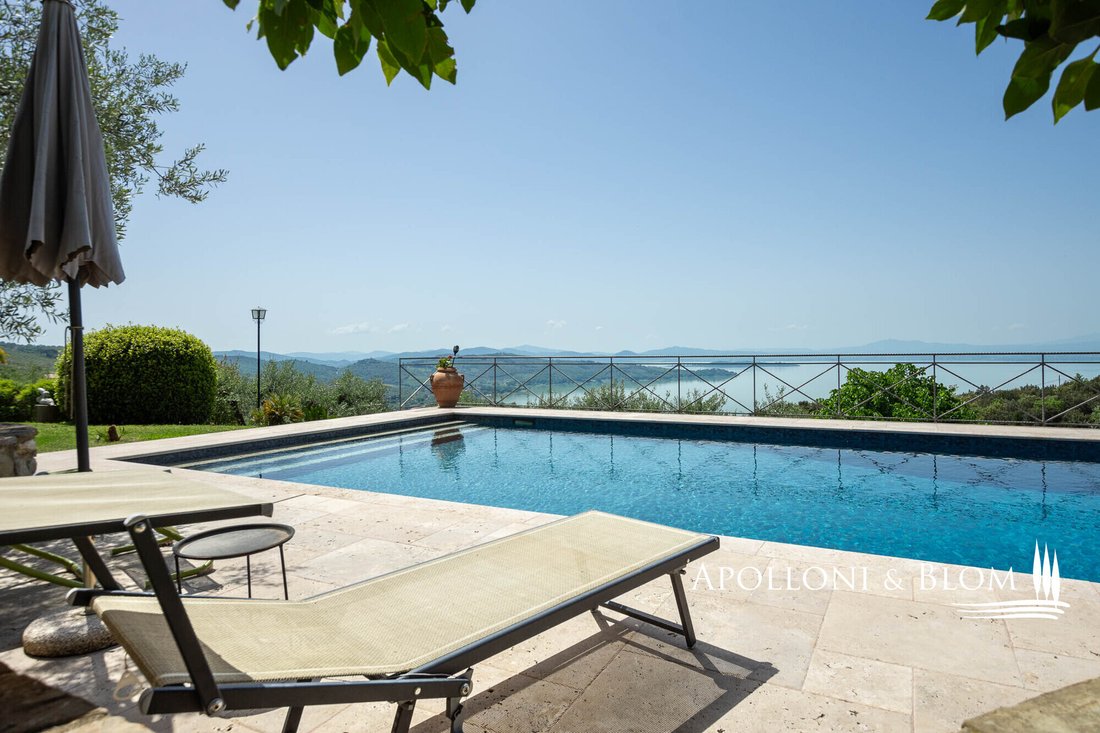 Villa in Passignano sul Trasimeno, Umbria, Italy 3 - 17068257