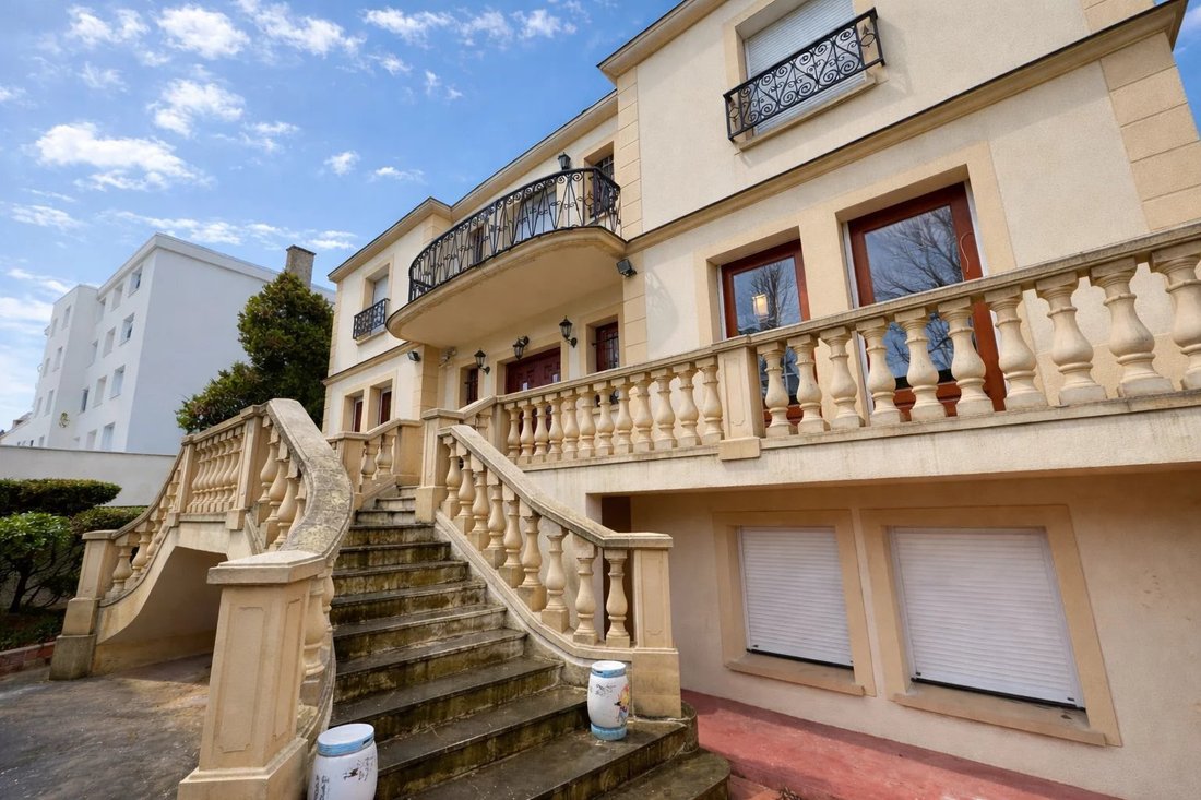 House in Le Parc, Saint-Maur-des-Fossés, France 1 - 17068680