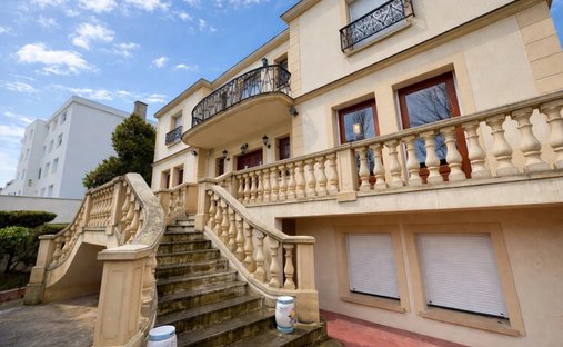 House in Le Parc, Saint-Maur-des-Fossés, France 1