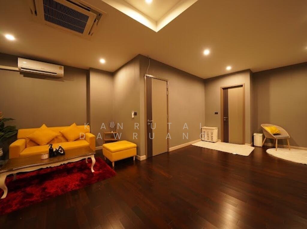 Townhouse in Chom Phon, Bangkok, Thailand 4 - 15935211
