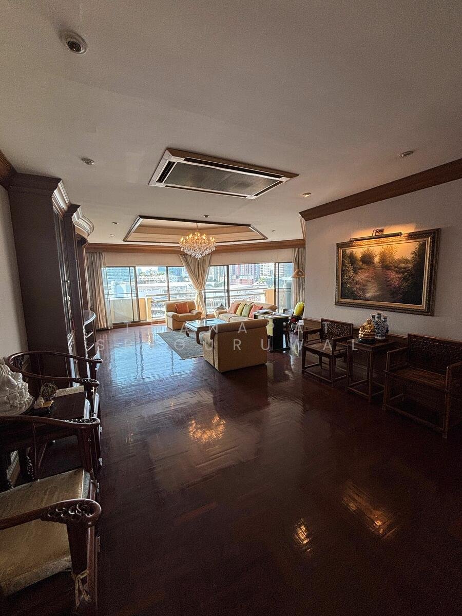Condo in Phra Khanong Nuea, Bangkok, Thailand 1 - 15388667