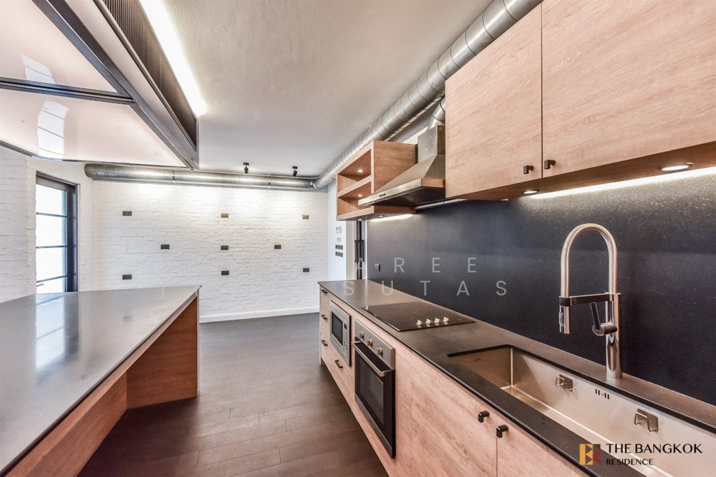 Condo in Phra Khanong Nuea, Bangkok, Thailand 2 - 16693281