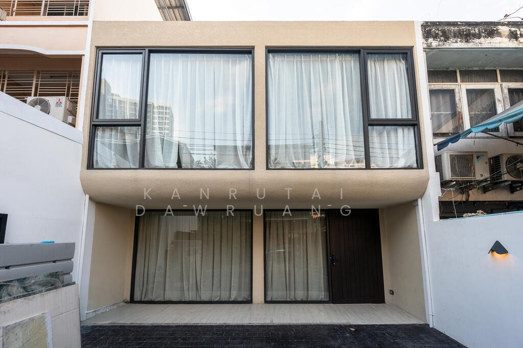 Townhouse in Bangkok, Krung Thep Maha Nakhon, Thailand 1 - 15374810
