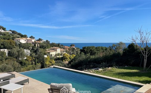 House in Ecarts, Roquebrune-sur-Argens, France 1