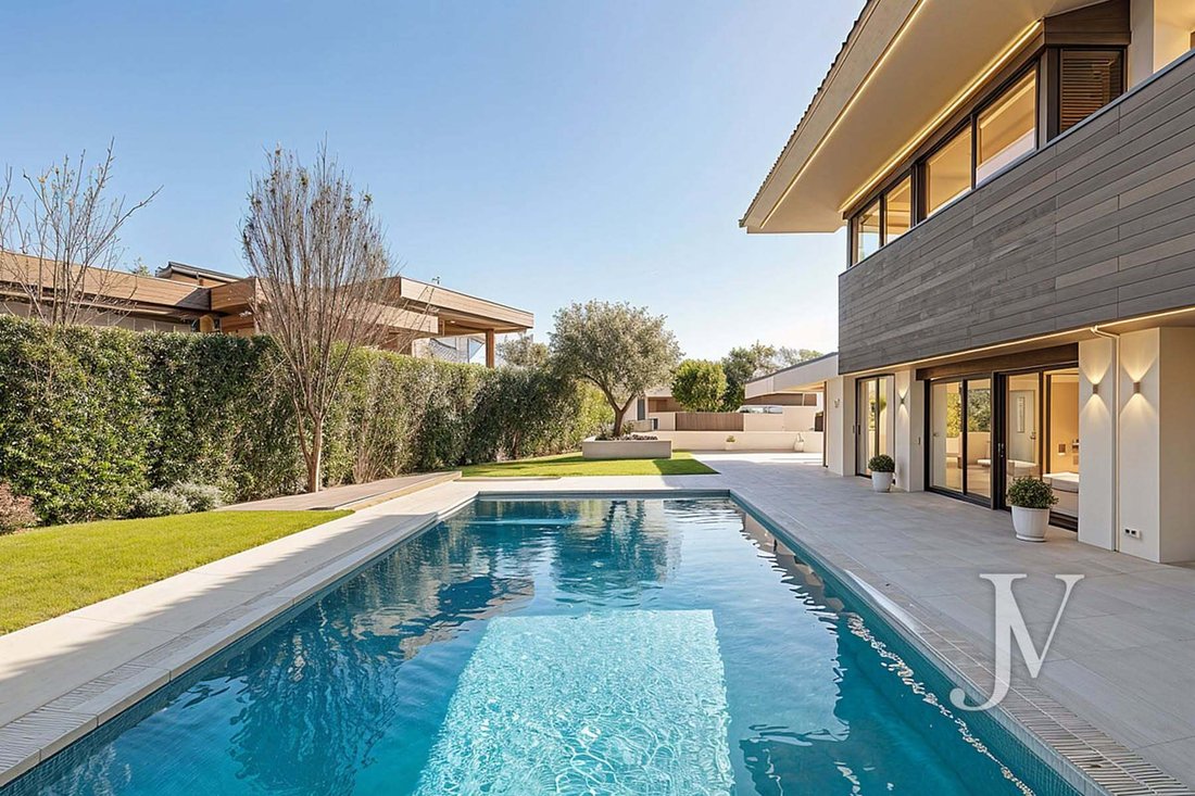 Villa in Fuencarral-El Pardo, Madrid, Spain 3 - 17068808
