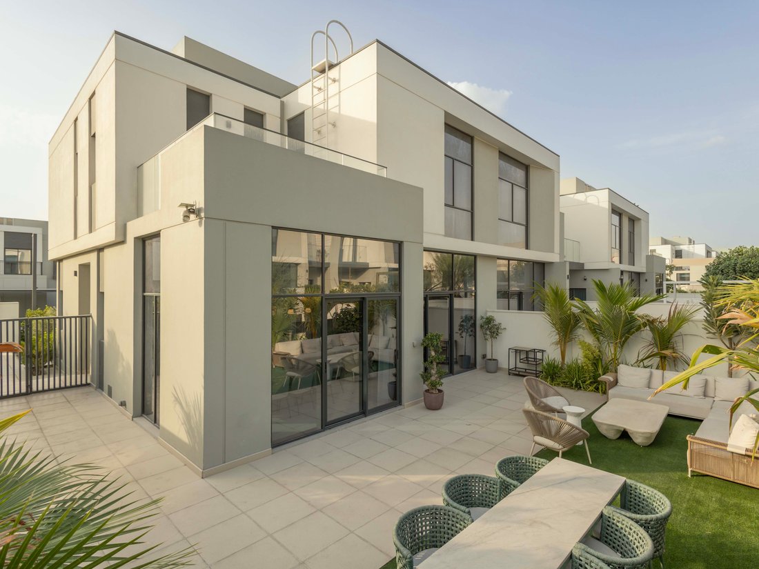 Villa in United Arab Emirates 2 - 17069900