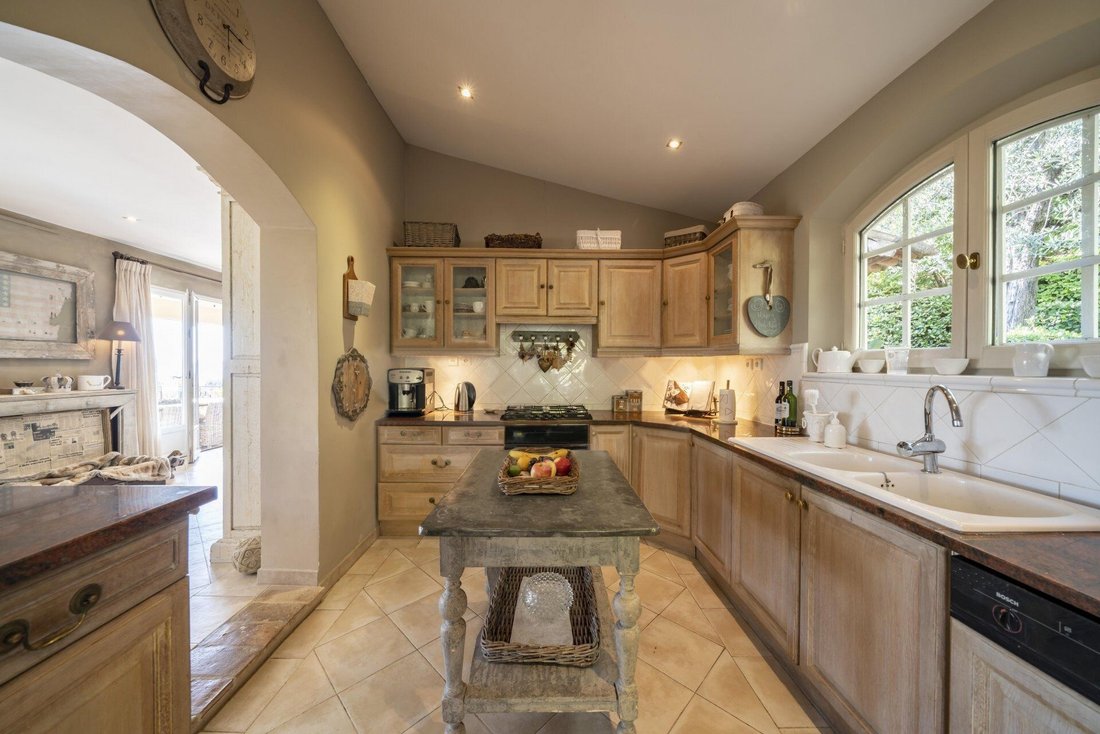 House in Châteauneuf-Grasse, Provence-Alpes-Côte d'Azur, France 4 - 17071917