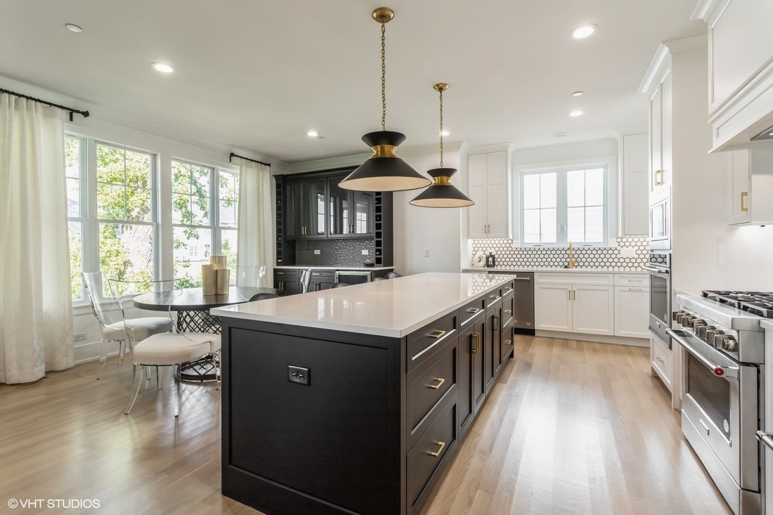House in Elk Grove Village, Illinois, United States 5 - 17069655
