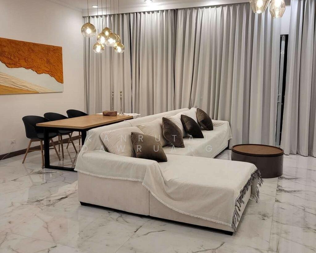 Condo in Si Phraya, Bangkok, Thailand 2 - 15136623