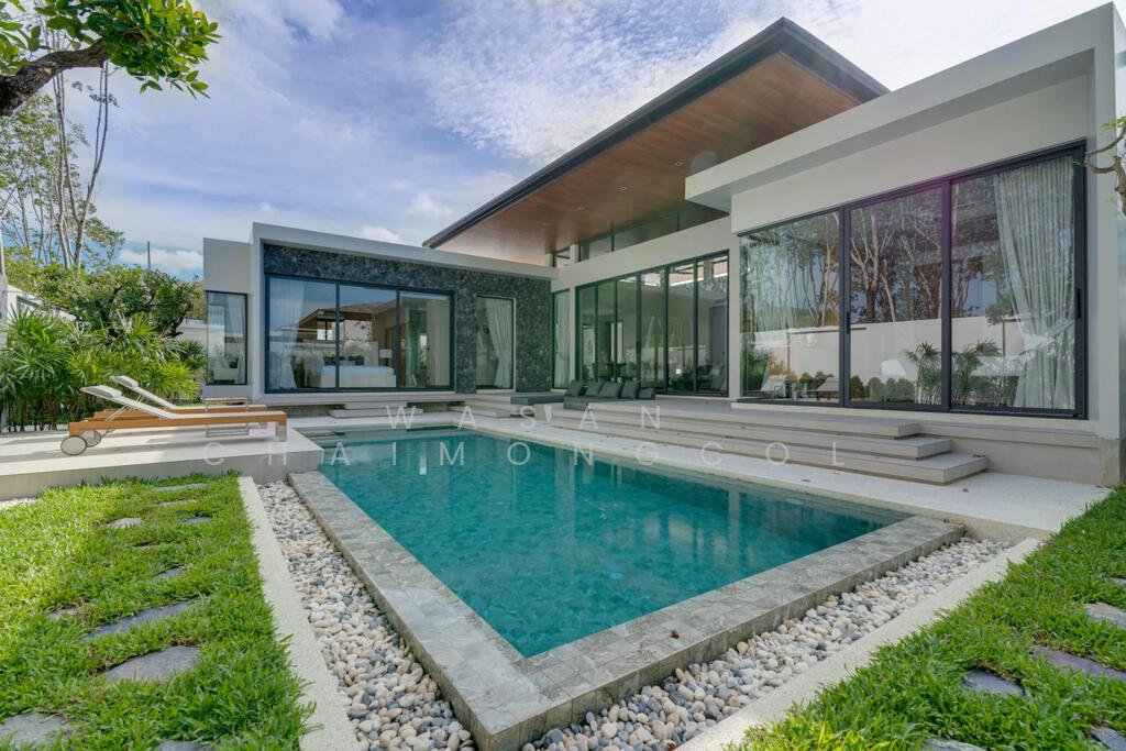 Villa in Thalang, Phuket, Thailand 1 - 15136847