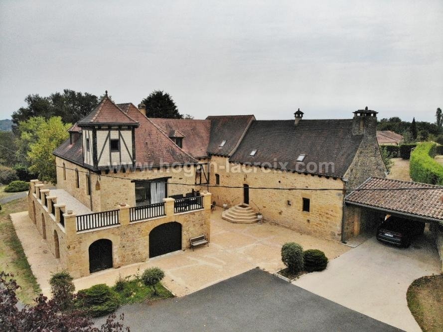 Estate in Sarlat-la-Canéda, Nouvelle-Aquitaine, France 3 - 17070634