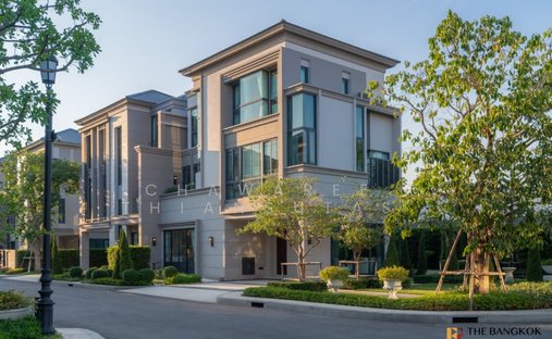 House in Dok Mai, Bangkok, Thailand 1