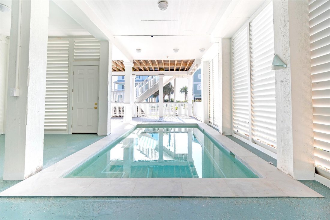 House in Galveston, Texas, United States 4 - 17070097