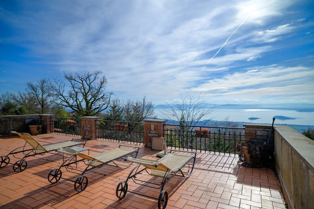 Villa in Passignano sul Trasimeno, Umbria, Italy 3 - 17072037