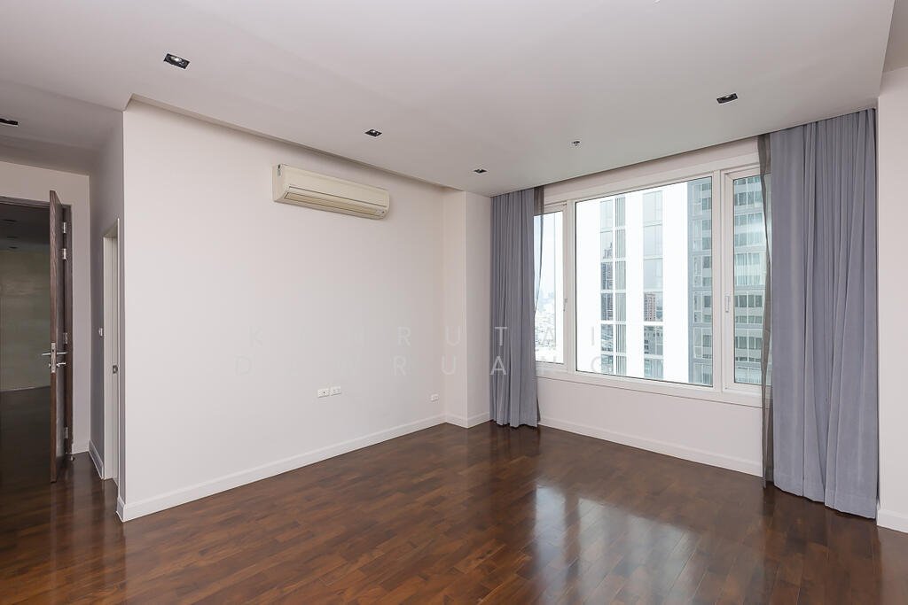 Condo in Ko Tan, Kamphaeng Phet, Thailand 4 - 16997390