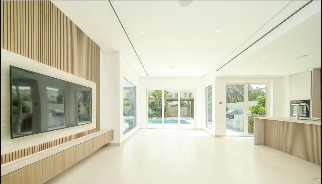 Villa in United Arab Emirates 3 - 17069846