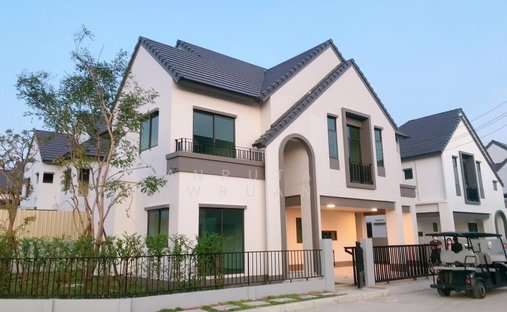 House in Bang Sao Thong, Samut Prakan, Thailand 1
