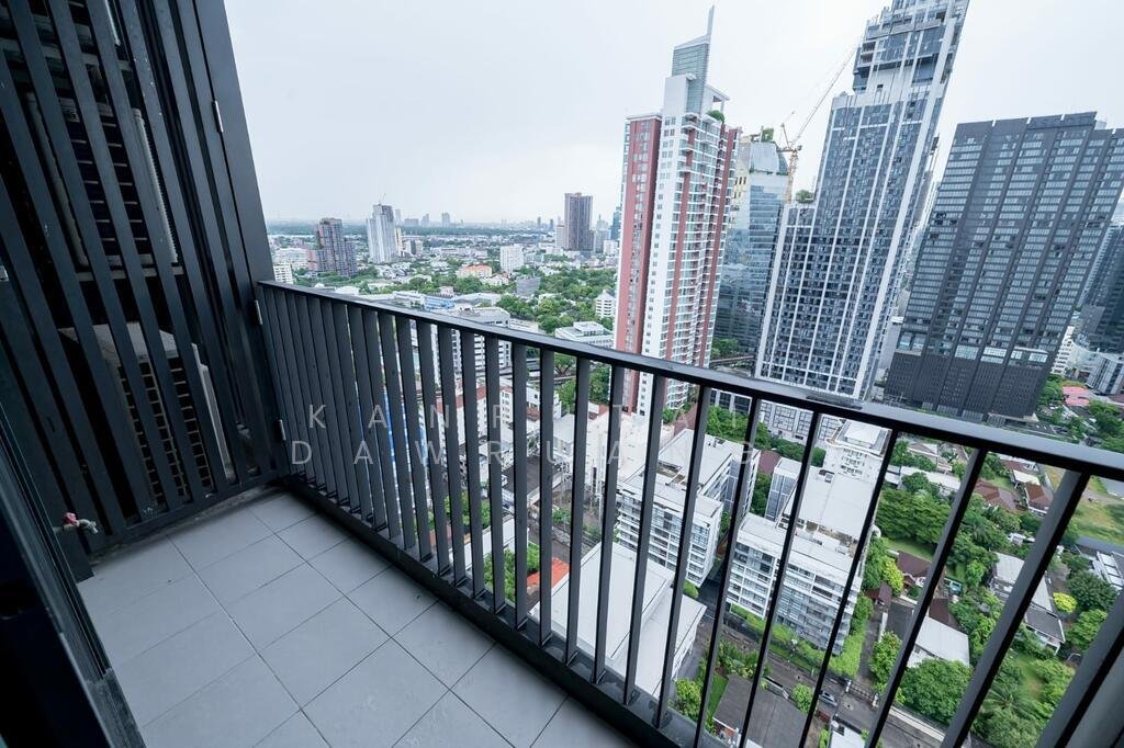 Condo in Phra Khanong Nuea, Bangkok, Thailand 5 - 15656012