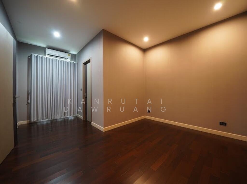 Townhouse in Chom Phon, Bangkok, Thailand 5 - 15935211