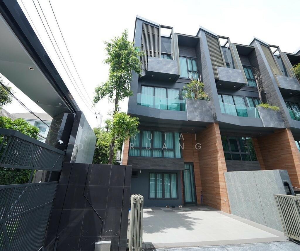 Townhouse in Chom Phon, Bangkok, Thailand 1 - 15935211