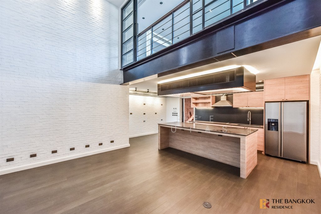 Condo in Phra Khanong Nuea, Bangkok, Thailand 1 - 16693281