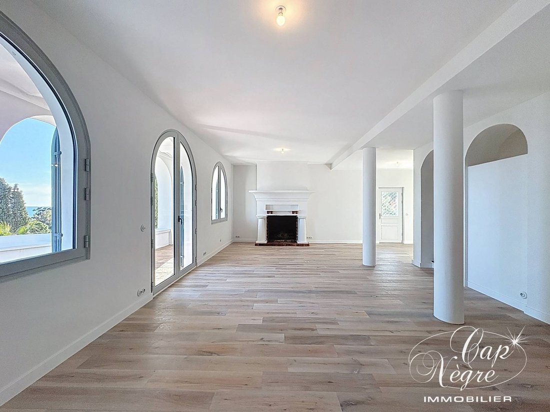 Villa in Rayol-Canadel-sur-Mer, Provence-Alpes-Côte d'Azur, France 5 - 17068530