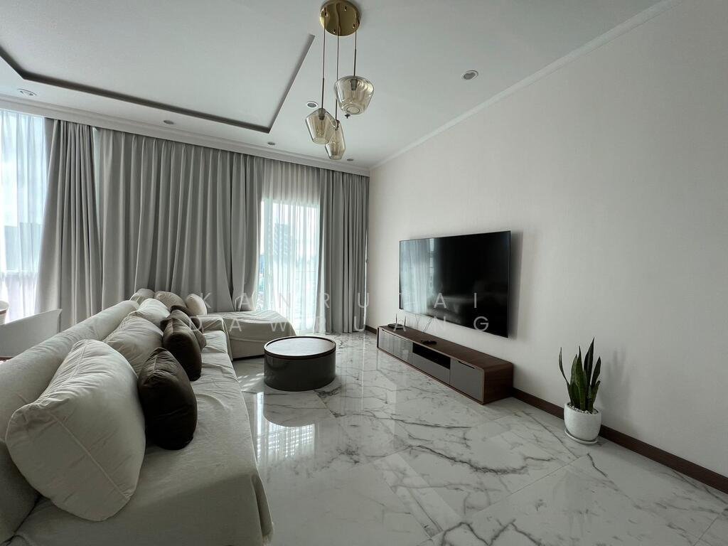 Condo in Si Phraya, Bangkok, Thailand 1 - 15136623