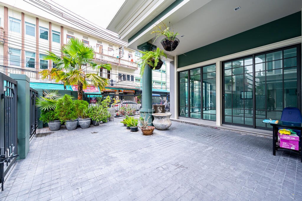 Townhouse in Pom Prap, Bangkok, Thailand 3 - 15797283
