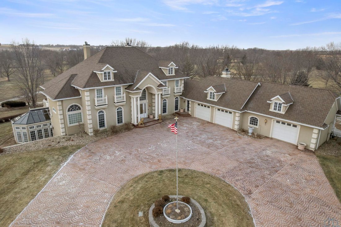House in Le Mars, Iowa, United States 2 - 17071678