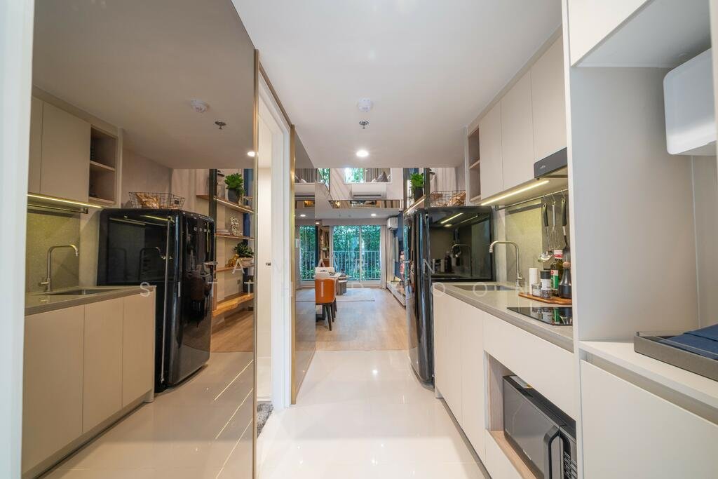 Condo in Si Phraya, Bangkok, Thailand 3 - 15136943