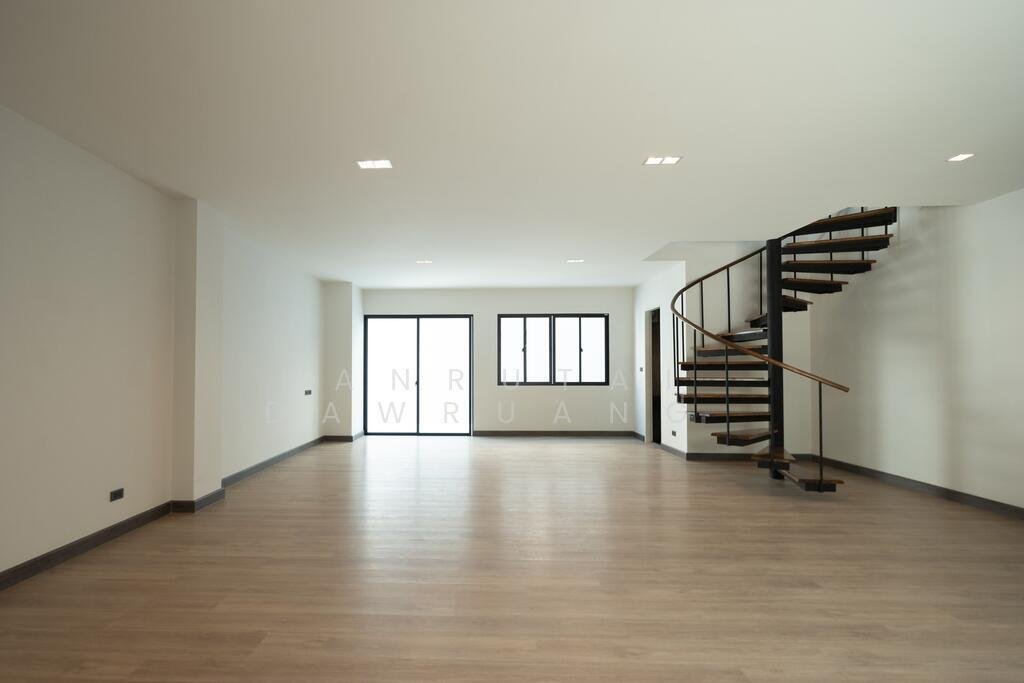 Townhouse in Hua Mak, Bangkok, Thailand 3 - 15797285