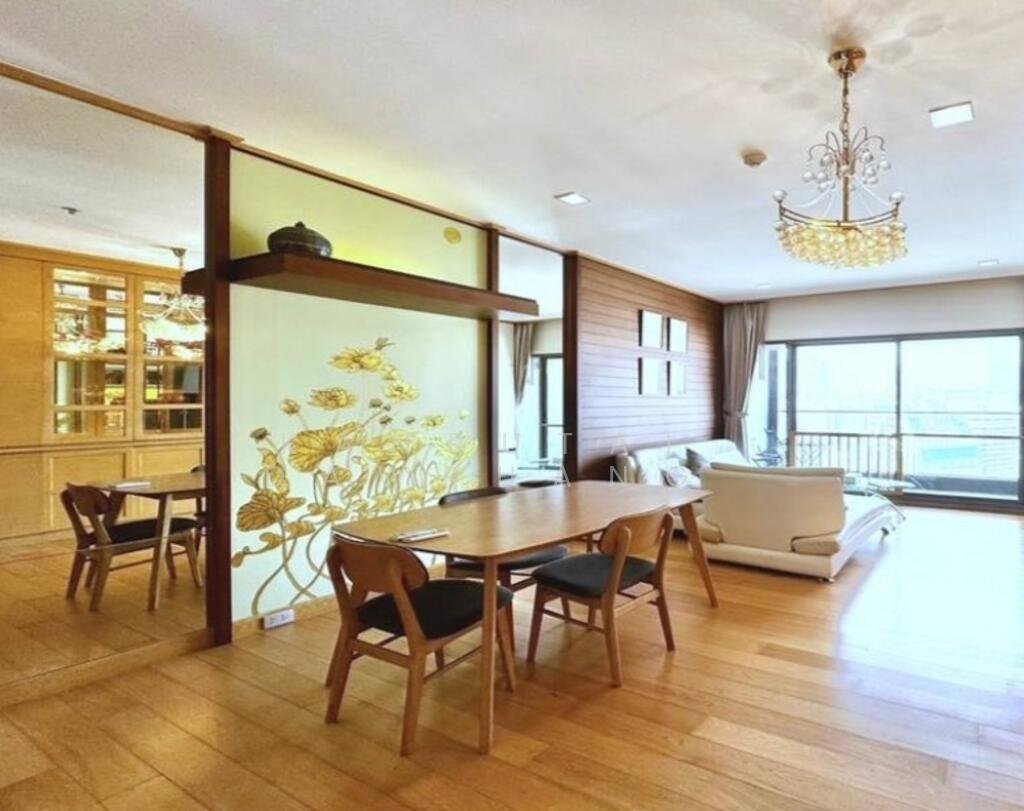 Condo in Phra Khanong Nuea, Bangkok, Thailand 1 - 15313009