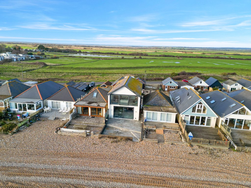 House in Pevensey Bay, England 4 - 17071540
